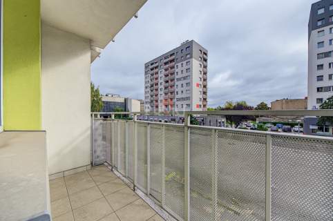    Trzy pokoje z balkonem   Centrum   