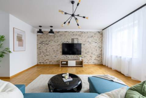 120 m 150 m od Metra Natolin 2 loggie