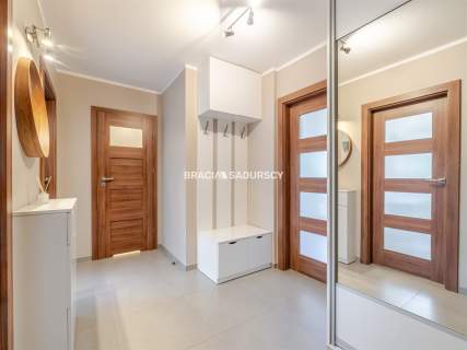 2 POKOJE 52 m BALKON OSOBNA KUCHNIA