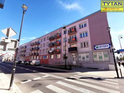Centrum, balkon, I piętro, ul. Dworna 35, garaż w CENIE