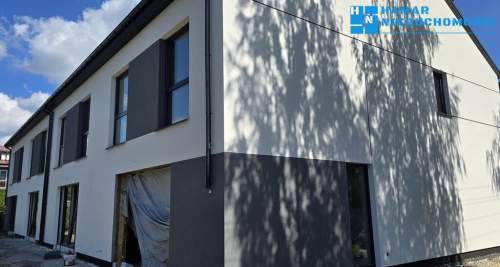 Segment skrajny, przestronny Salon, 4 sypialnie, poddasze, garaż