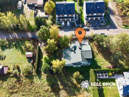 Przestronny dom na ładnej działce 1000 m2 W samym mieście od...