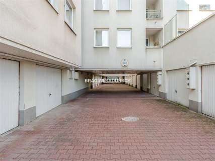 2 pokoje niezal.garaż 1 piętro kom.lok Wybickiego