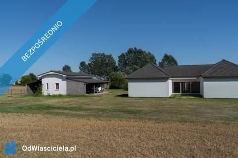 Dom parterowy 235 m2, 2 garaże, działka 2.500m2