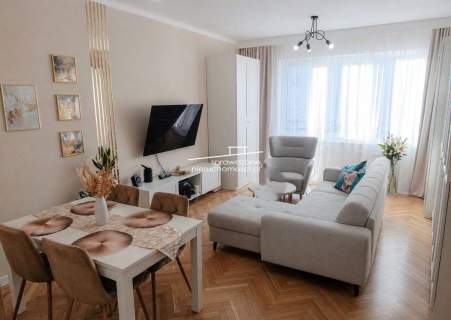 Jasne, 2 pokojowe do wprowadzenia w kamienicy na
