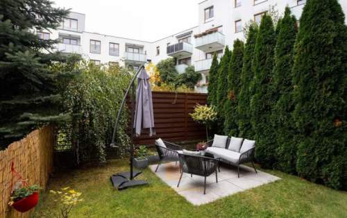 Apartament 2 pokojowy z ogródkiem oraz garażem