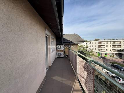 Klimatyczne mieszkanie z antresolą i balkonem