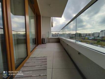 Apartament z garażem, klimatyzacją i komórką