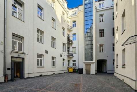 Piękna Kamienica Plac Trzech Krzyży Winda