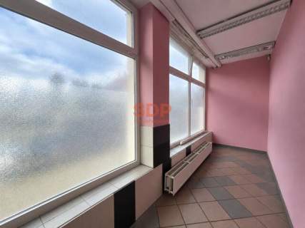 Lokal z witrynami 86m2 piwnica 65m2 Borek ul. Ślężna