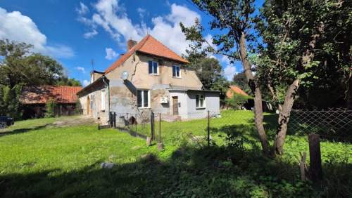 ZABYTKOWY DWÓR NAD RZEKĄ TINA - RÓŻANY k. Elbląga