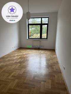 Eleganckie trzy pokoje przy Łazienkach, garaż
