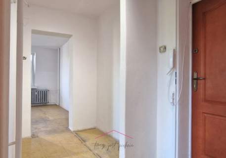 2 pokoje OSOBNA KUCHNIA balkon DO REMONTU