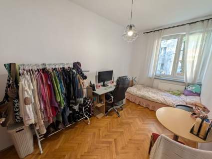 Przestronne mieszkanie parter przy Centrum.