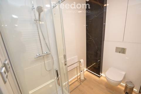 Nowy apartament z balkonem.