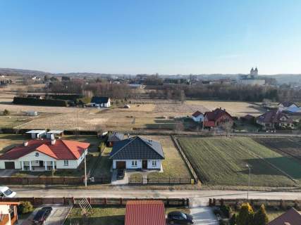 Parterowy dom z fotowoltaiką