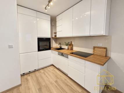 2 pokoje 44 m Loggia 10 m Bagry