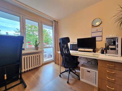 3 pokojowe z osobną kuchnią i loggią 48 m 2.