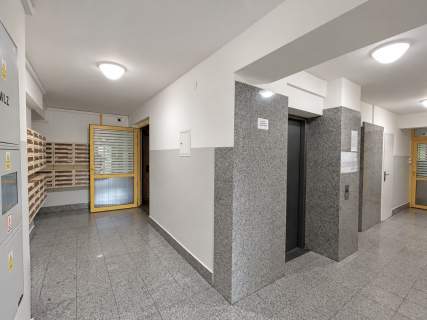 3 pokoje kuchnia po remoncie, parking, Wiatraczna