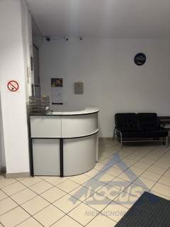 Biuro przy metrze od zaraz 210 m2.