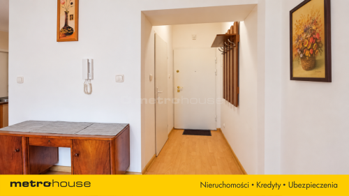 Kawalerka 26 m , balkon, garaż, kuchnia z oknem