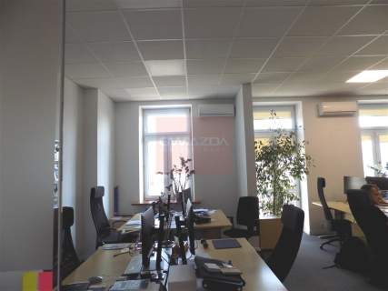 Nieruchomość komercyjna do wynajęcia, 136 m2, Warszawa
