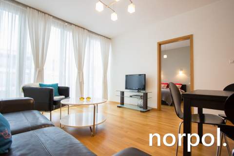 Angel Plaza Apartament 48 m z widokiem na ogród komórka, mi