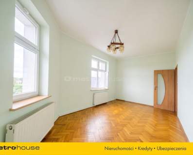 63 m w klimatycznej kamienicy z 1930 r.