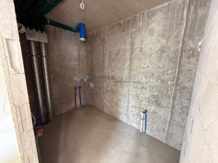3 loggii Salon od południa Dwupoziomowe Prywatny garaż Z