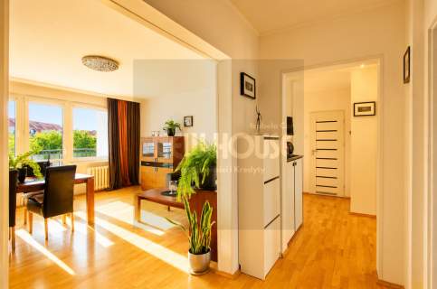 Wysoki standard, dobry rozkład Balkon, piwnica
