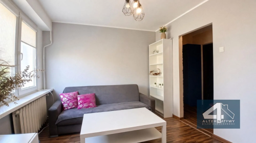 Piotrków Tryb. Os. Wyzwolenia 32 m 2 pokoje