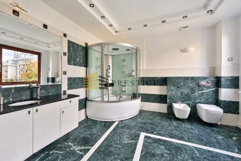 Przestronny apartament 250m2- 4 sypialnie, klimatyzacja