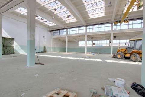 Hala z suwnicą 3t., pow. 1146m2, Kielce