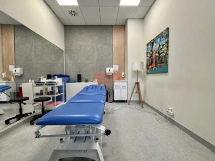 Wyjątkowy lokal usługowo-medyczny z witrynami 145 m2