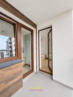 M4 Parkitka - balkon - parking