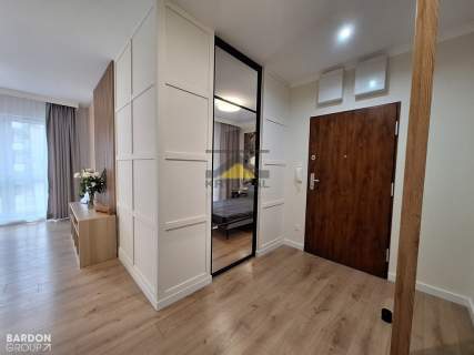 Apartament w centrum miasta z widokiem na park