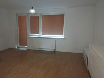 Na sprzedaż mieszkanie 4 pokoje 80 m2 strych osiedle Stara