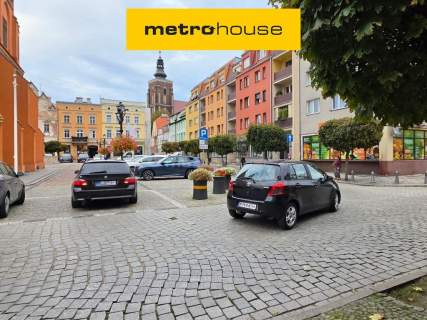 2 pokoje w centrum Namysłowa widok na Ratusz