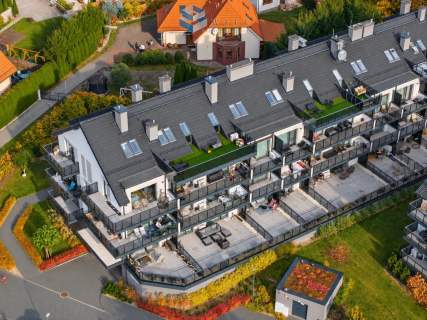 120 m Taras z widokiem na jezioro Dwa poziomy
