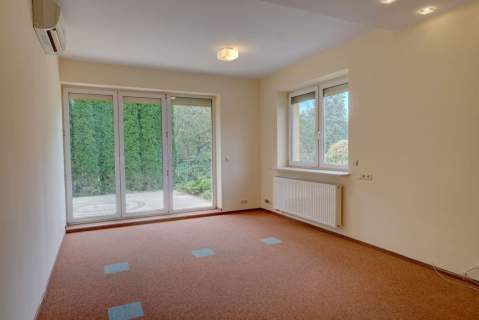 Budynek 274m na sprzedaż - Warszawa Bielany