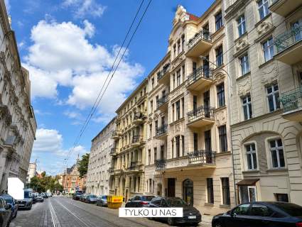 Przytulne mieszkanie z widokiem na Okrąglak