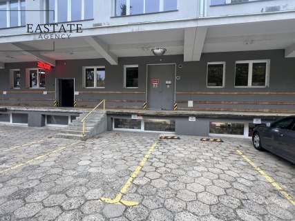 Magazyn 700 m2 parking biura
