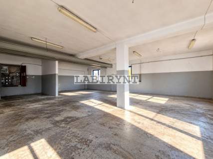 Hale, budynki pod działalność 327m2, działka 2400m2