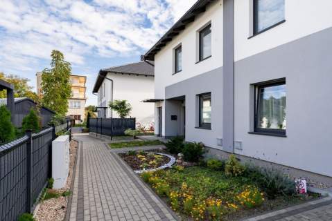 4 pokoje, oddzielne wejście - ogródek