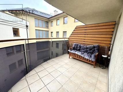 Metro Słodowiec / Balkon / Garderoba