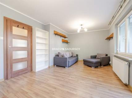 2 POKOJE 52 m BALKON OSOBNA KUCHNIA