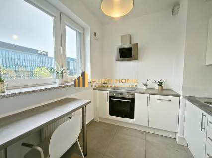 Blisko metra Rondo Daszyńskiego apartamentowiec 2017 rok