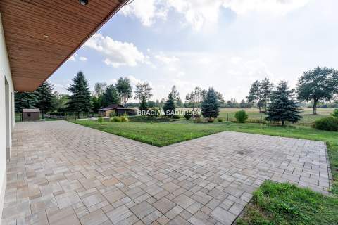 dom parterowy w lesie, działka 22ar Niepołomice