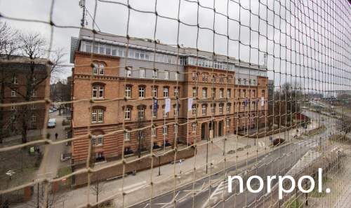 Komfortowe mieszkanie z osobną sypialnią w kompleksie Angel City