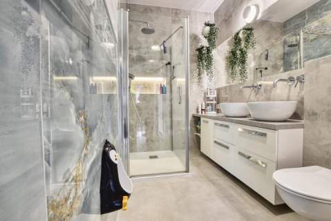 70 m2 3 pokoje Balkon 10 m2 Wysoki standard